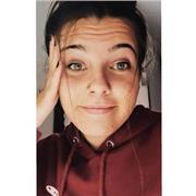Estudiante de doble grado de sociología y política imparte clases a niños de todas las edades, incluidos en batxiller preferiblemente en euskera